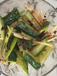 酸辣小瓜怎么吃,夏日开胃佳肴，轻松制作步骤解析