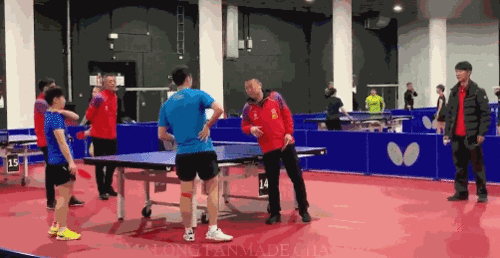 乒乓外协会吃瓜